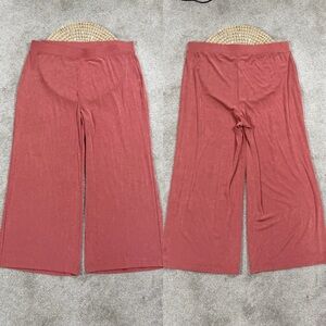 Chico’s Travelers Slinky Knit Wide Leg Pull On Pants Cropped in Peach 2/US 12/14